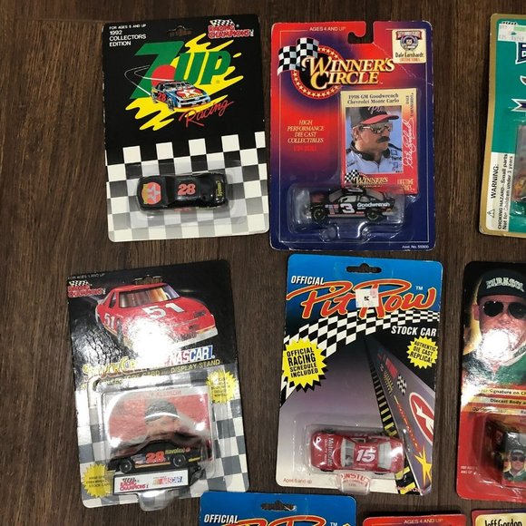 1992 1993 NASCAR Racing Champions Stock Car w/ Card and Display & Winners Circle - Picture 12 of 13
